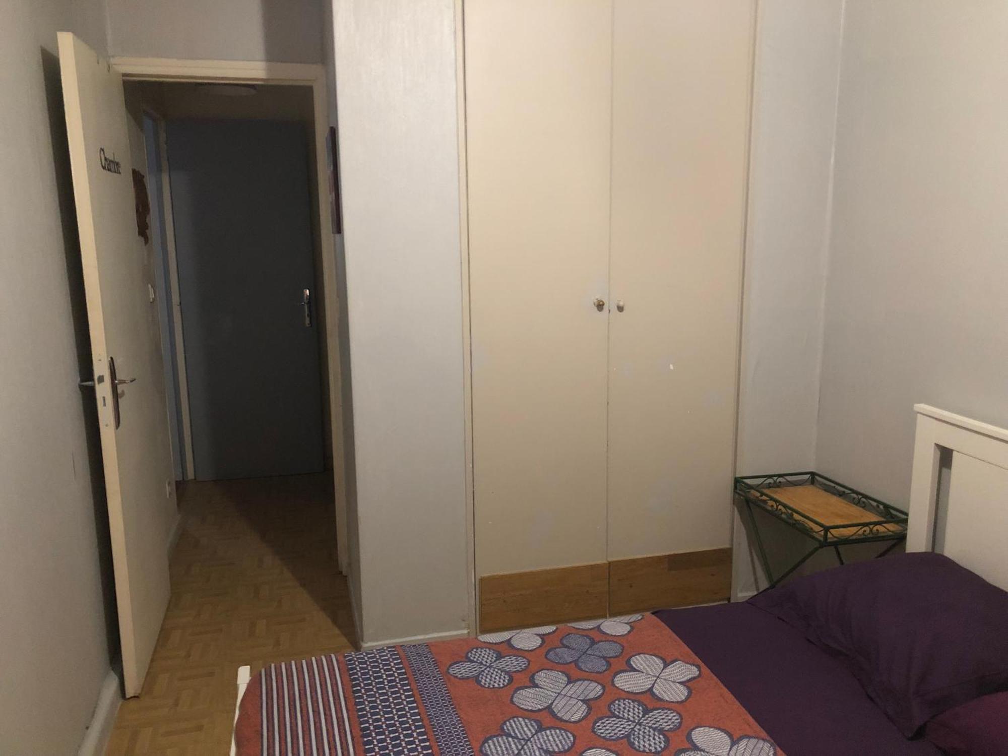 Guesthouse Familial Pour 2,3,4 Personnes De 44M2- Accessible Handic -Rez De Chaussee-Vues Sur Rue Et Patio Prive - Sejour, Chambre Separee-Cuisine,Salle De Bain,Lit Double Et Canape-Lit 2Pers-Entree De La Rue Berzelius-5 Minutes Du Metro Brochant-Lig 파리 외부 사진