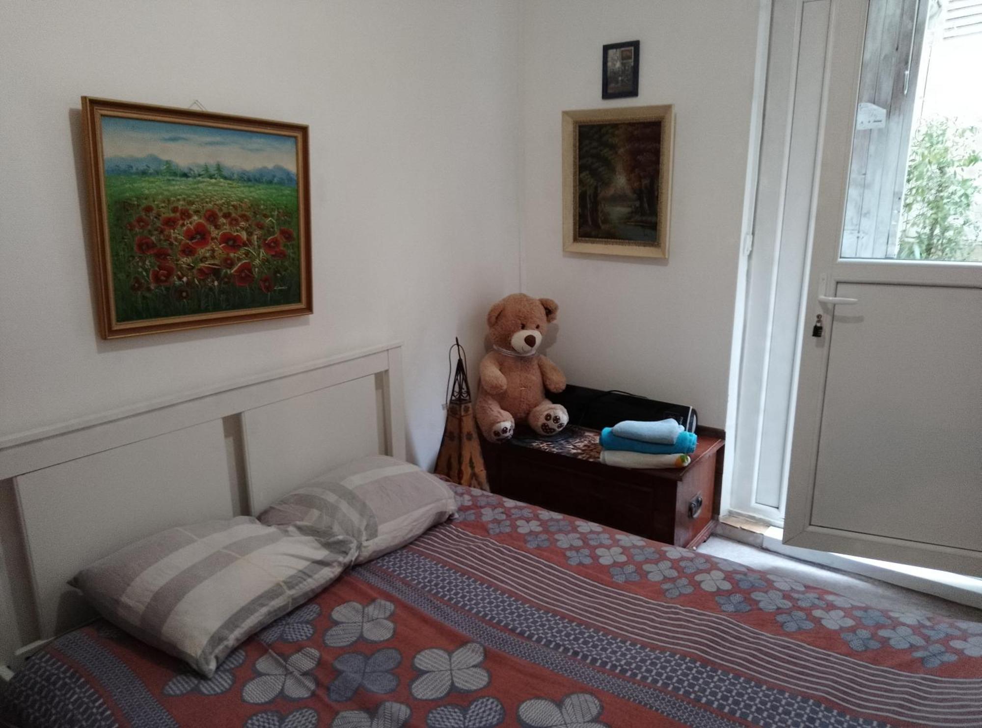 Guesthouse Familial Pour 2,3,4 Personnes De 44M2- Accessible Handic -Rez De Chaussee-Vues Sur Rue Et Patio Prive - Sejour, Chambre Separee-Cuisine,Salle De Bain,Lit Double Et Canape-Lit 2Pers-Entree De La Rue Berzelius-5 Minutes Du Metro Brochant-Lig 파리 외부 사진