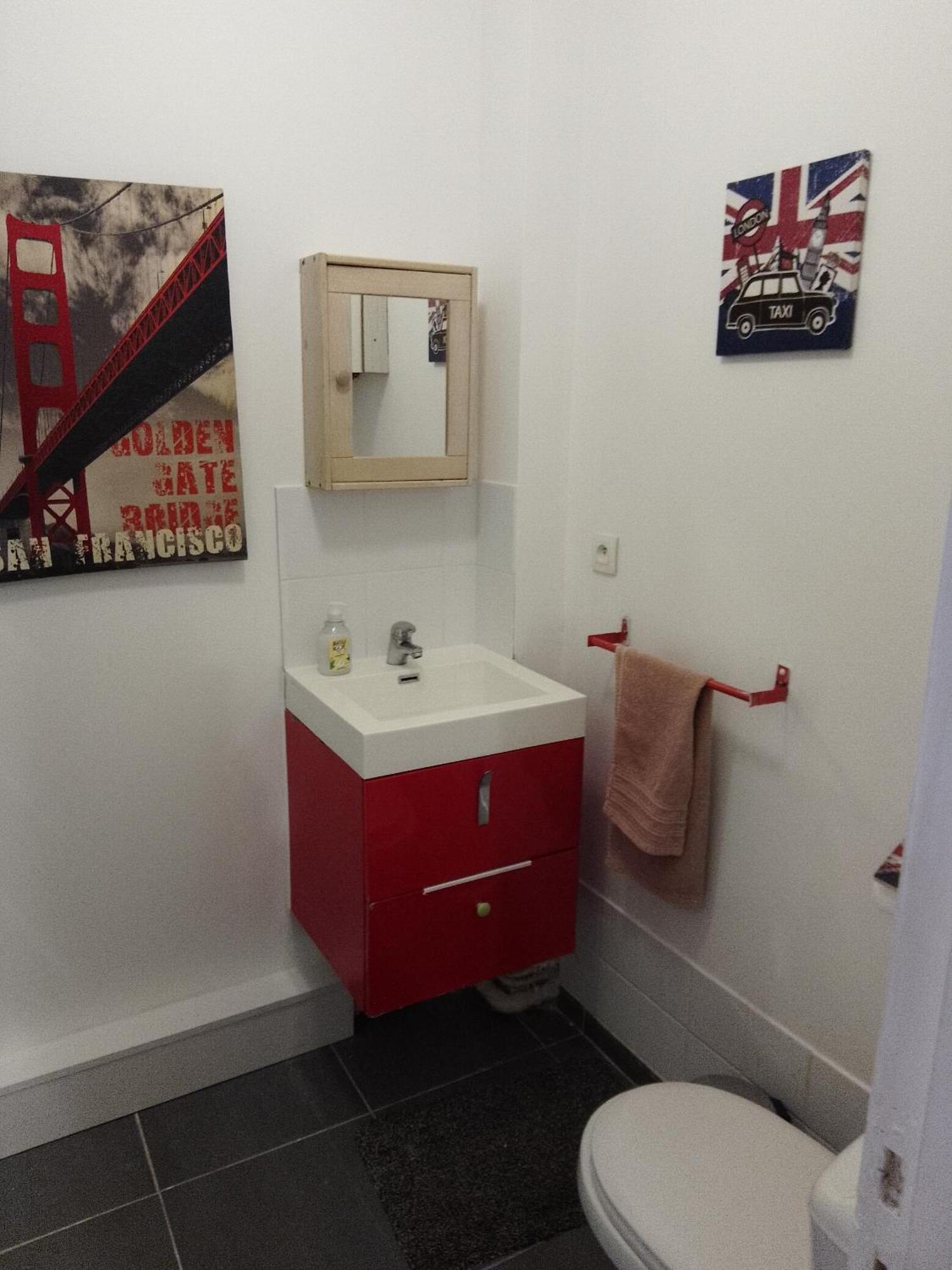 Guesthouse Familial Pour 2,3,4 Personnes De 44M2- Accessible Handic -Rez De Chaussee-Vues Sur Rue Et Patio Prive - Sejour, Chambre Separee-Cuisine,Salle De Bain,Lit Double Et Canape-Lit 2Pers-Entree De La Rue Berzelius-5 Minutes Du Metro Brochant-Lig 파리 외부 사진